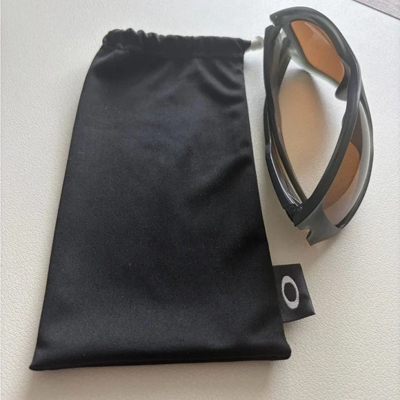 Oakley Masseter olive with tungsten Lenses - Picture 3 of 7